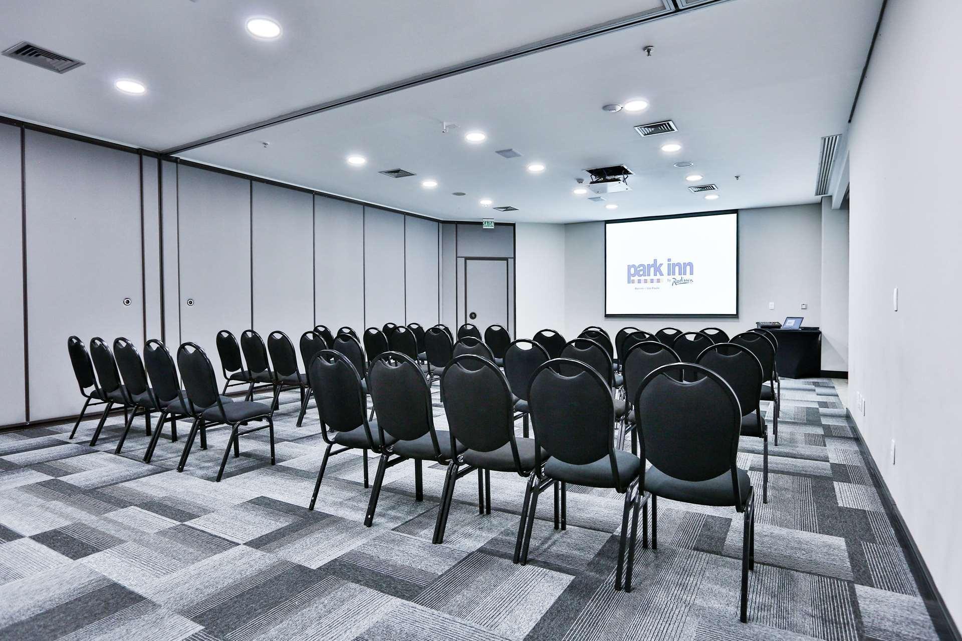 Park By Radisson Berrini 酒店 4*